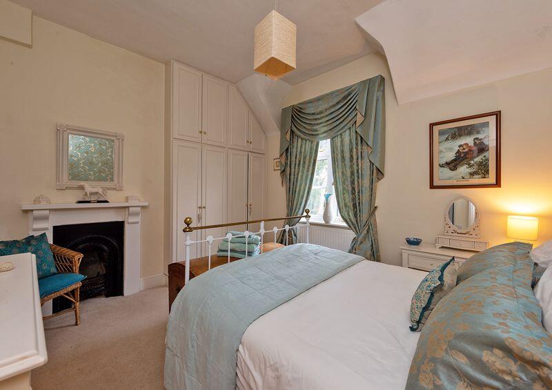 Master bedroom/ suite