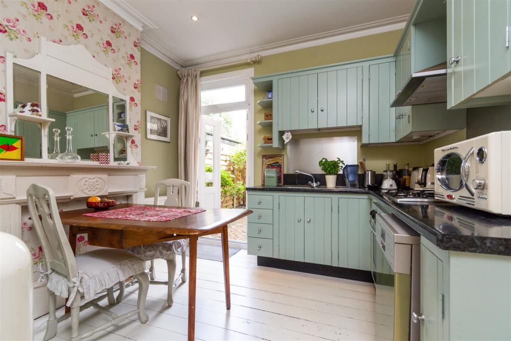 Eat In Kitchen