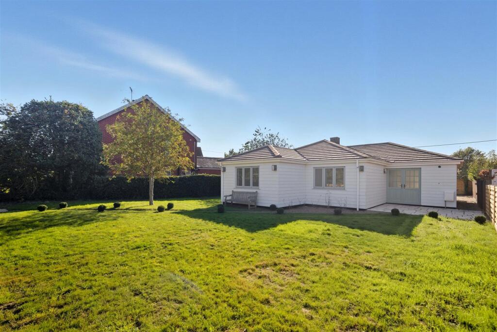 19 Halesworth Road 1.jpg