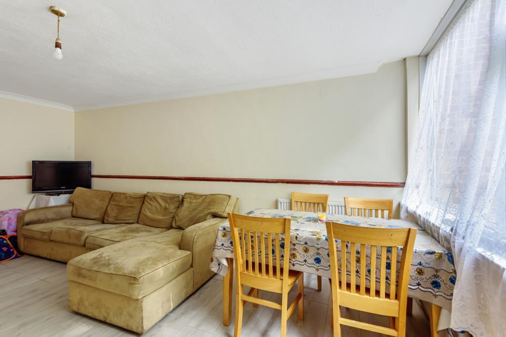 Living Area/Dining Area