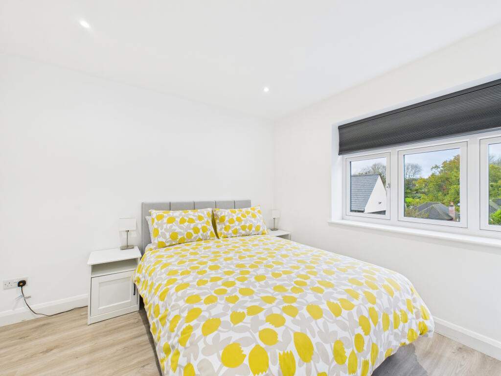 CAM01984G0-PR0530-STILL009