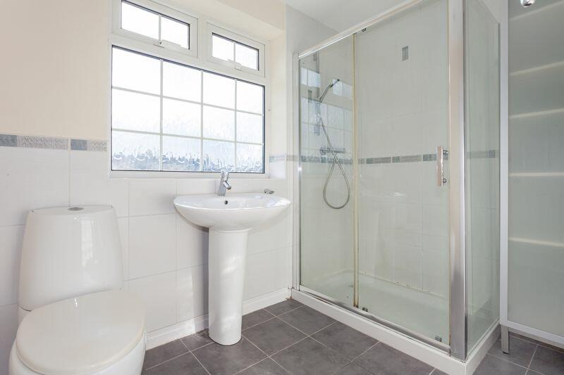 EN-SUITE SHOWER ROOM