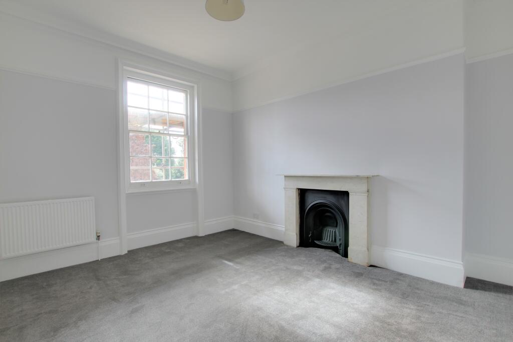 6 BEDROOM 2.jpg