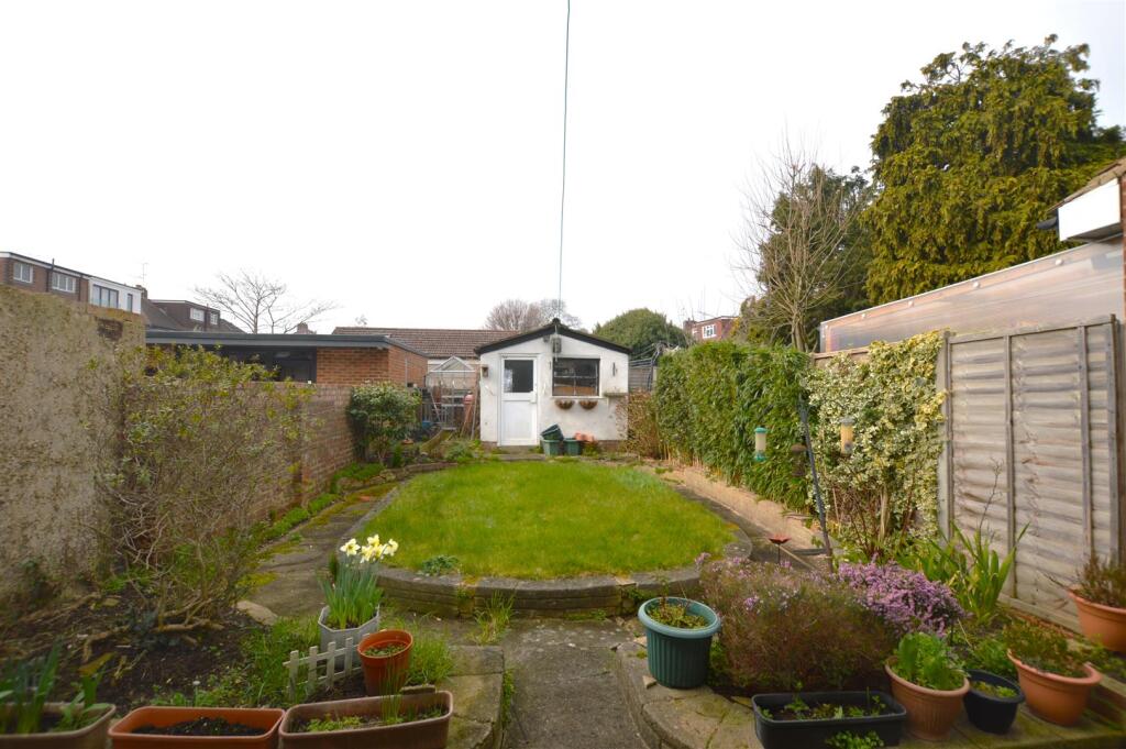 191 Whitton Dene garden3.JPG