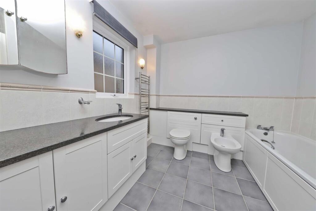 Ensuite bathroom