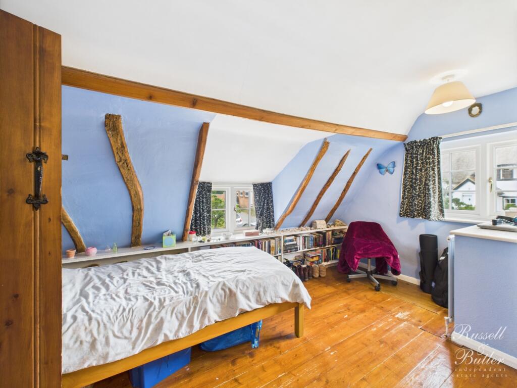 CAM01995G0-PR0326-STILL058