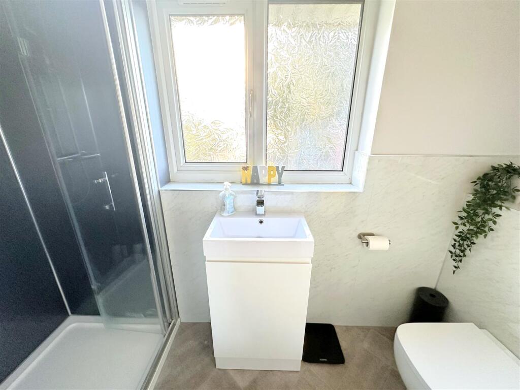 En Suite Shower Room