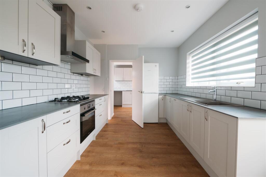 6 Meadow Way, Hitchin-07.jpg