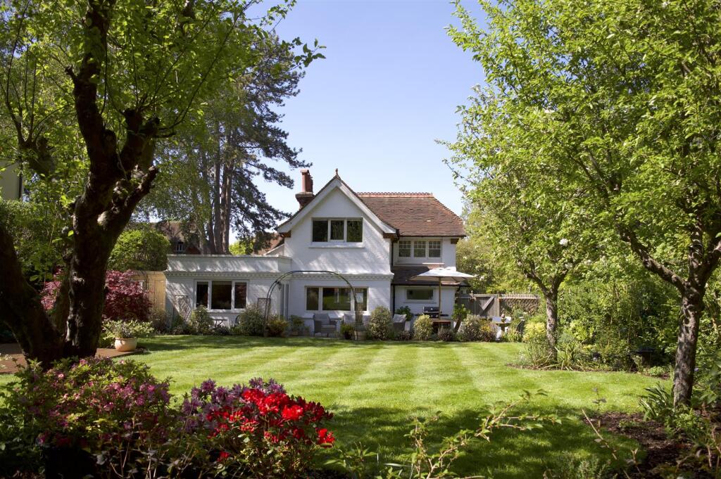 Backside House &amp; Garden Flowers.jpeg