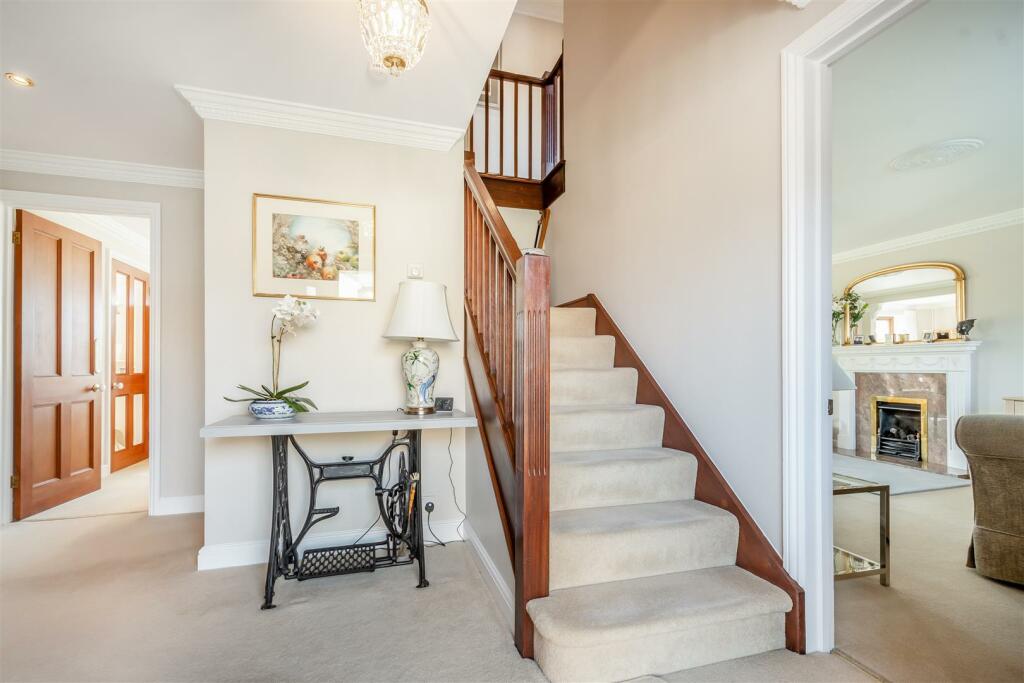 8569268-interior09.jpg