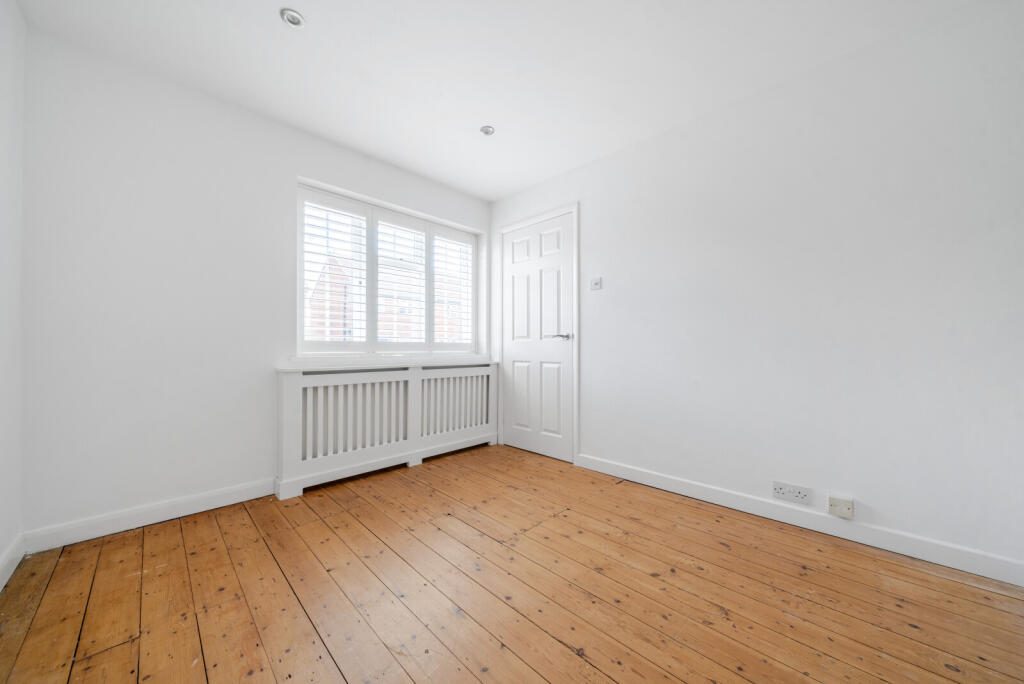 1320298-15-686bba...