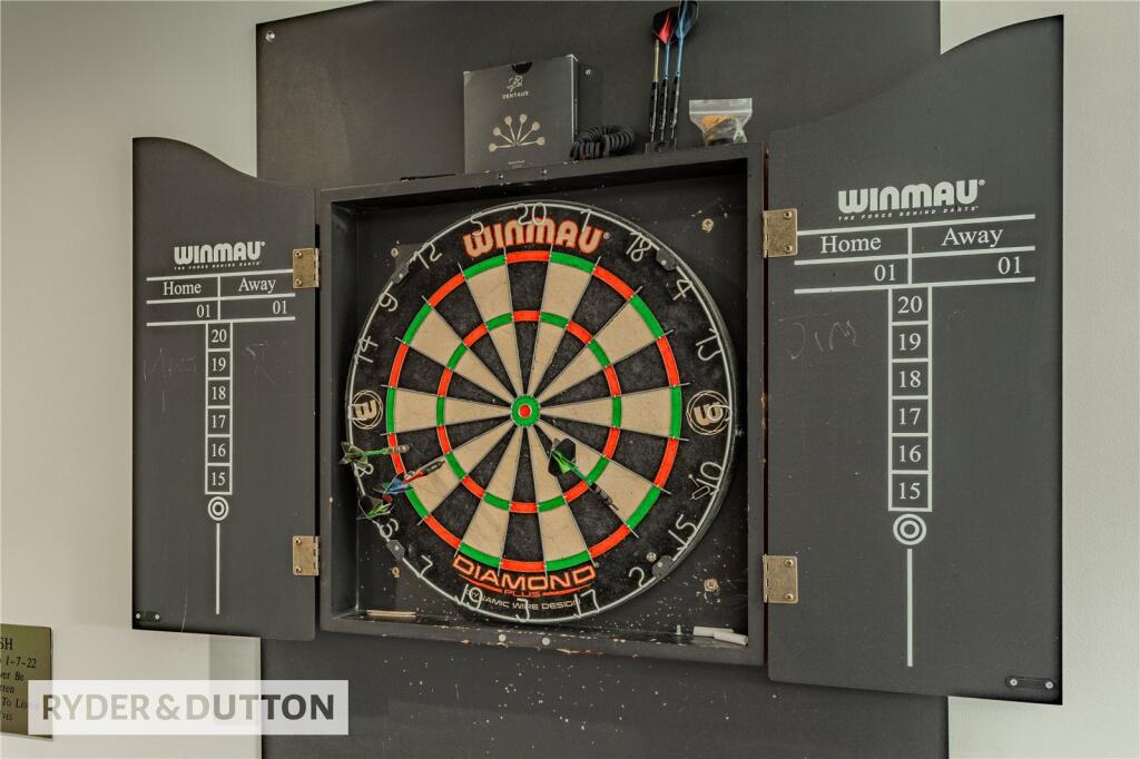 Bar/Snooker Room