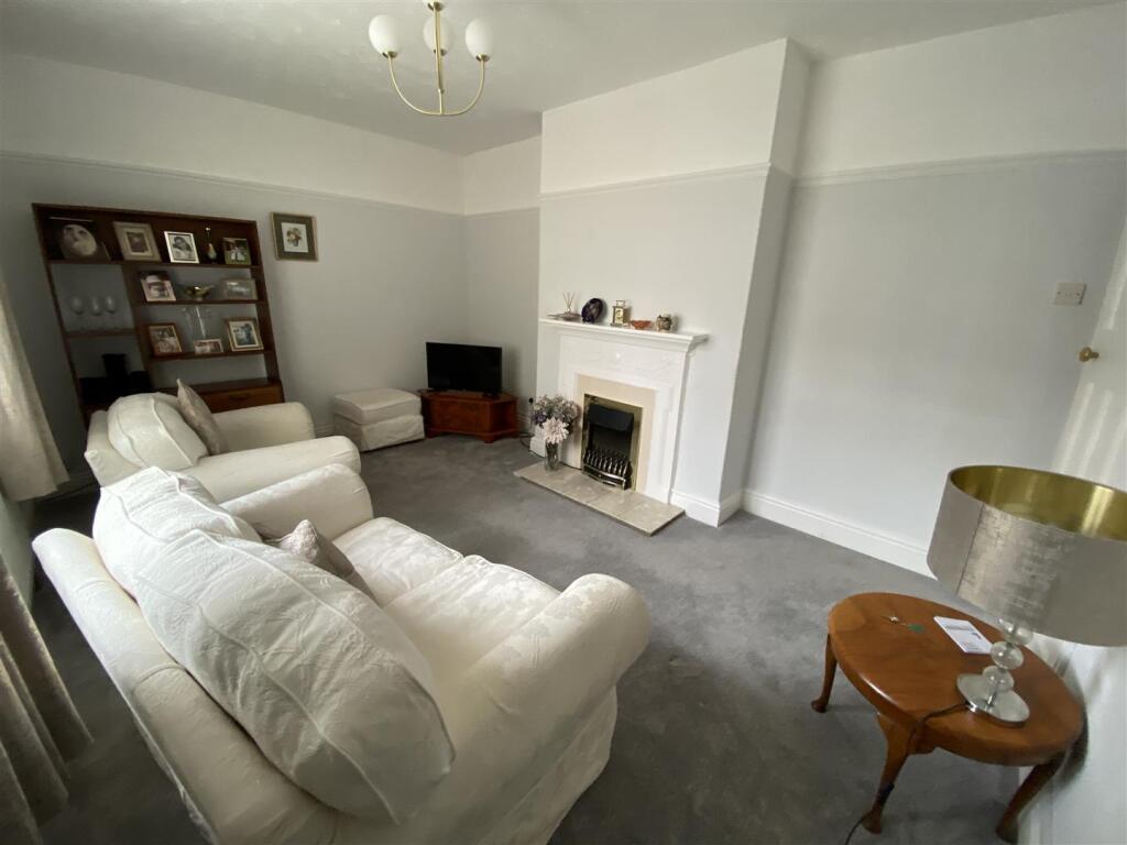 Lounge: