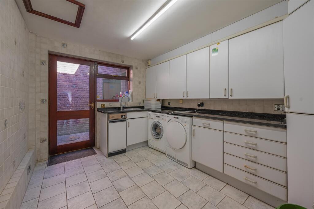 Court Manor (34 of 60).jpg