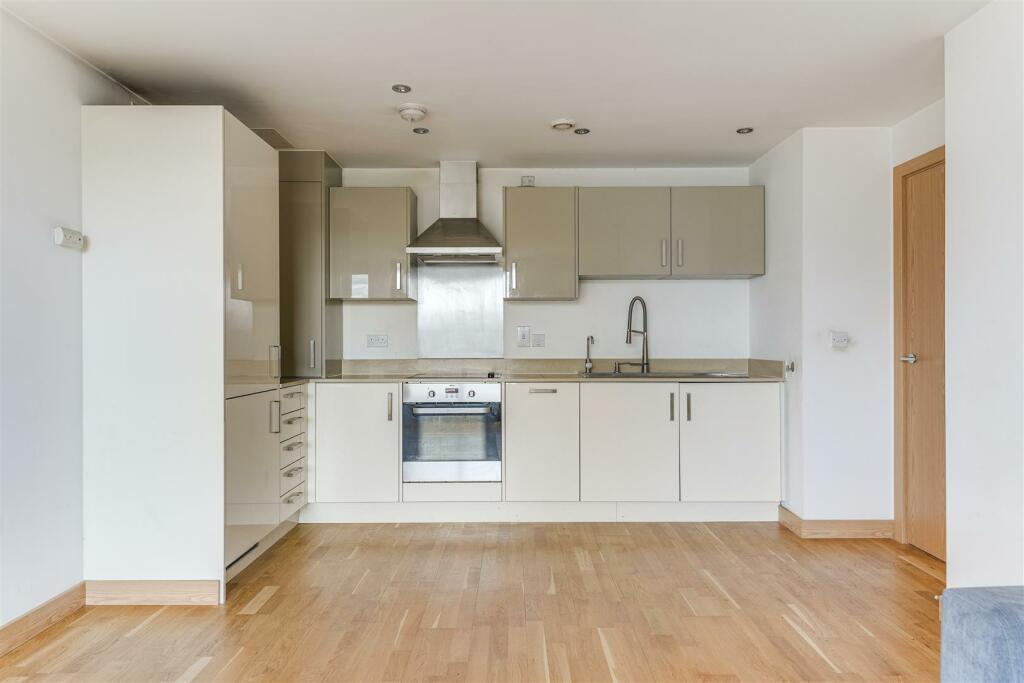 34 Smeaton Court-8.jpg
