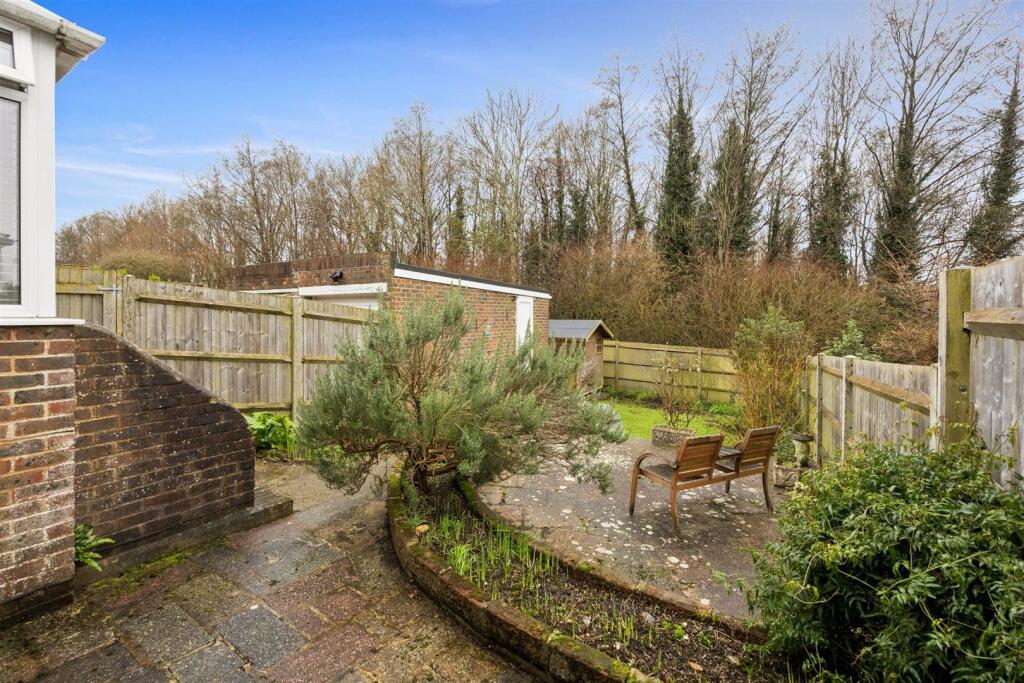 Hangleton Way 25 GARDEN 2.jpeg