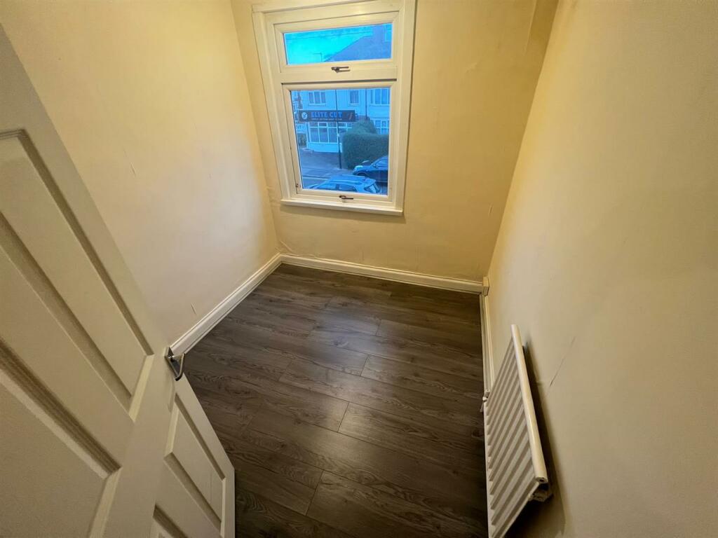 Front first floor single bedroom