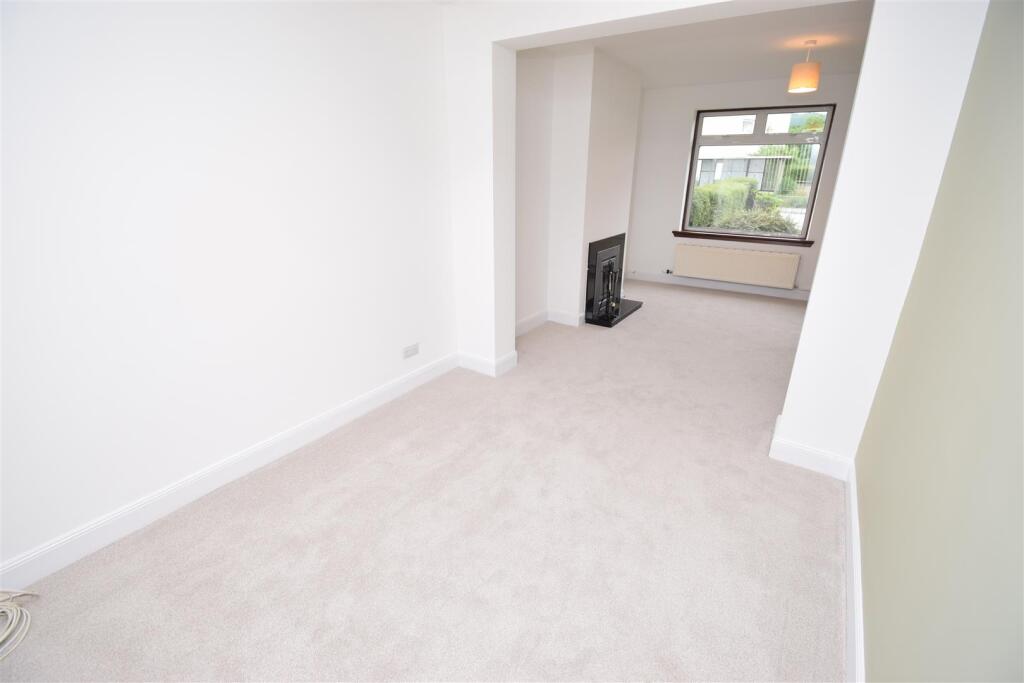 LOUNGE-DINING ROOM (2).JPG