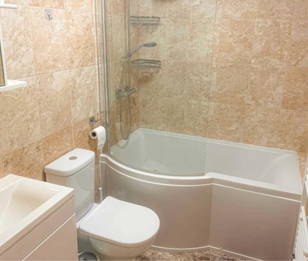 brand ave bathroo...