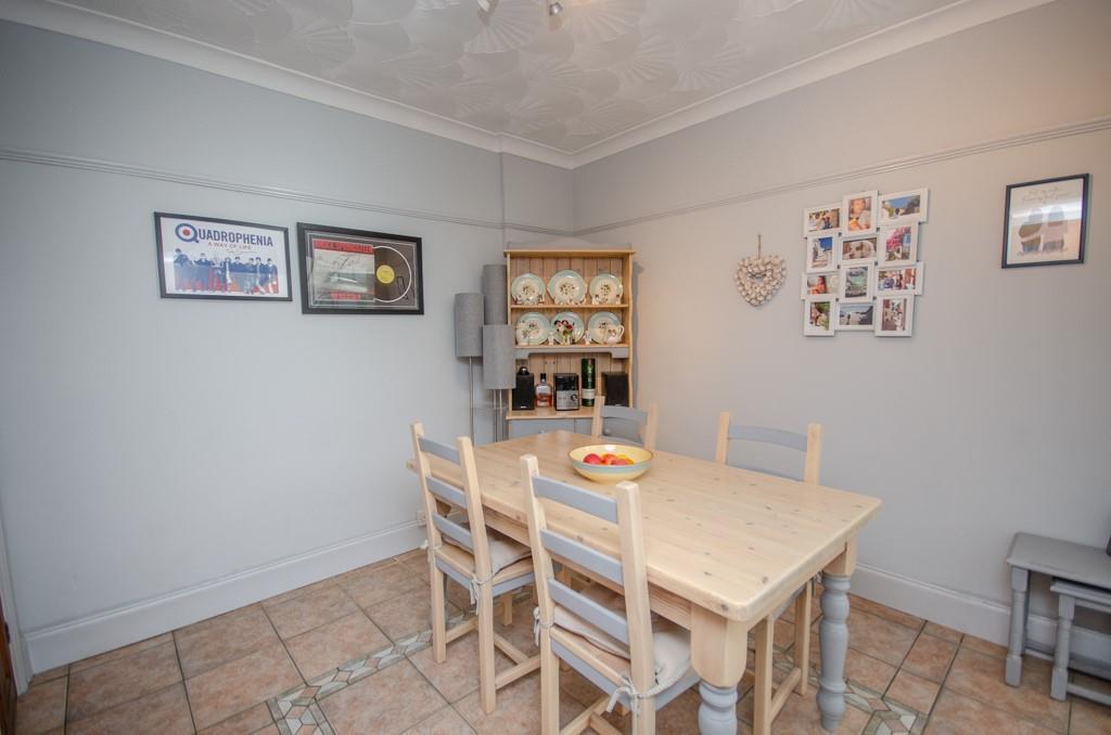 Dining area pic 2.jpg
