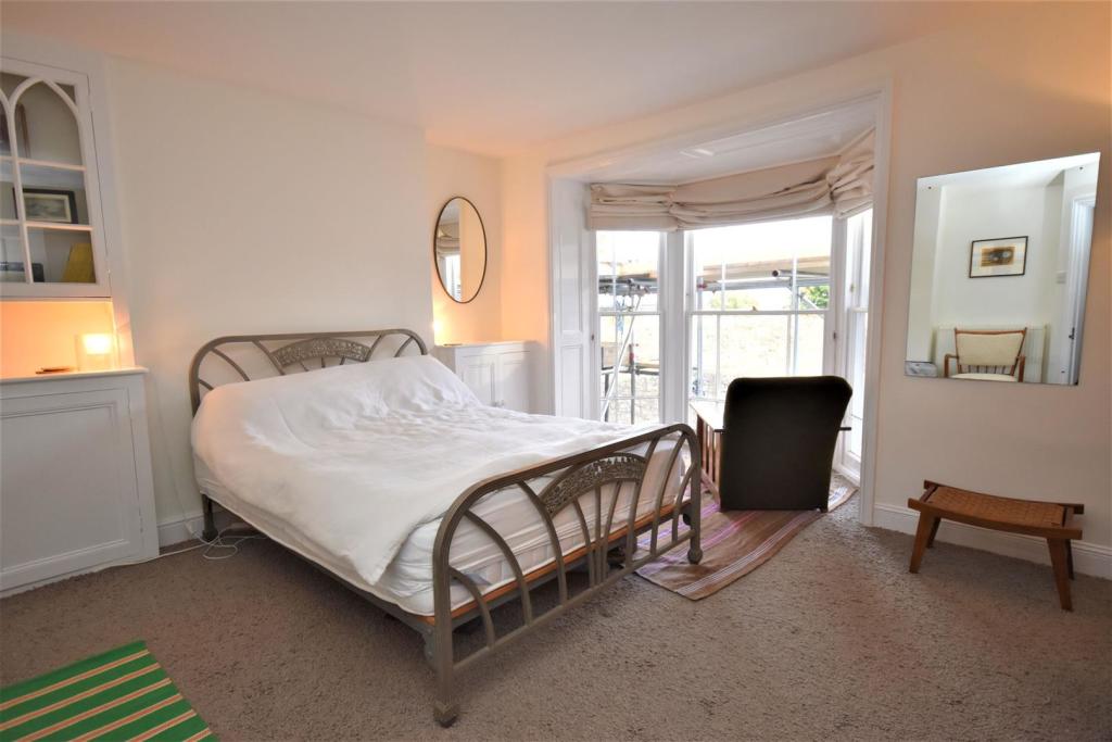 Bedroom 1.JPG