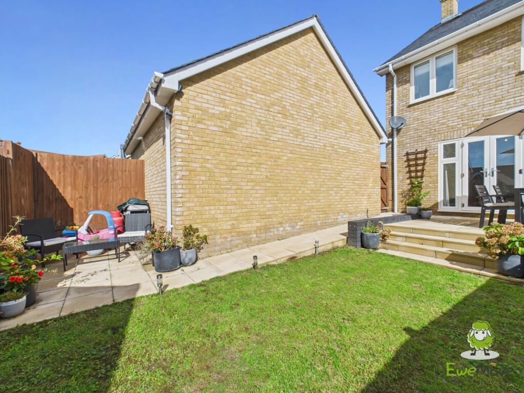 EweMove Estate Agents Basingstoke - Appian Way 