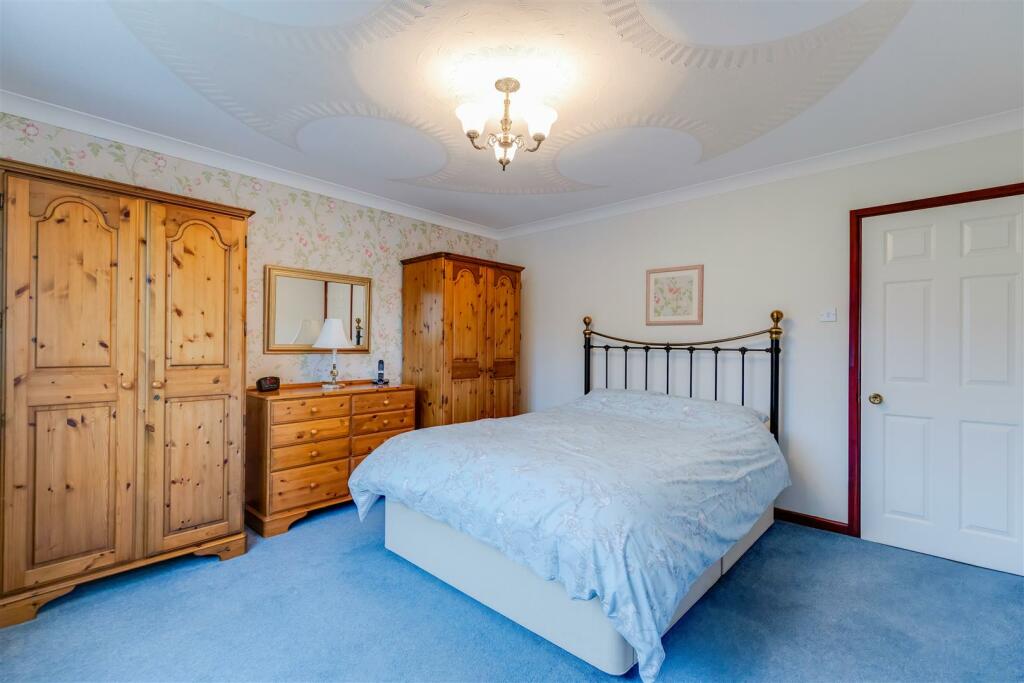Bed1a.jpg