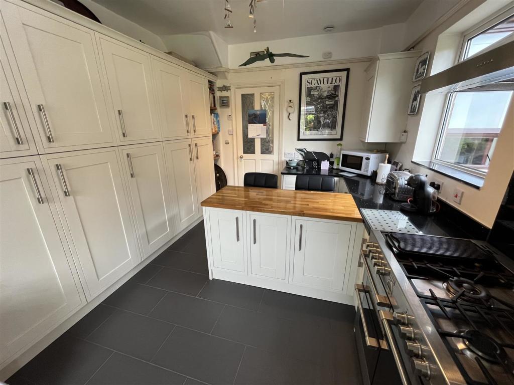 Breakfast Kitchen Aspect 4.jpg