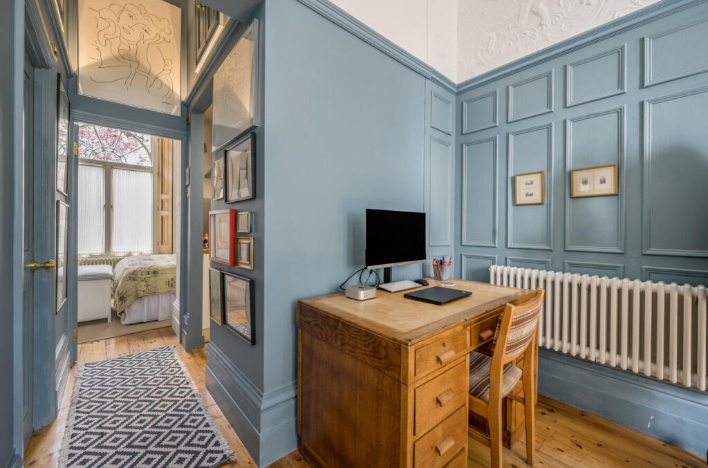 1348000-8-68c02a3...