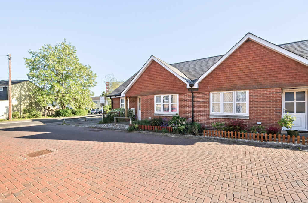 1295630-4-682771b...