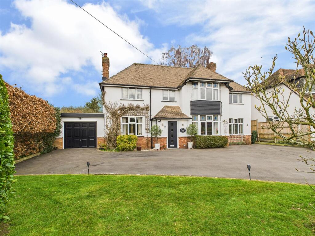 CAM05251G0-PR0011-STILL039 - Copy.jpg