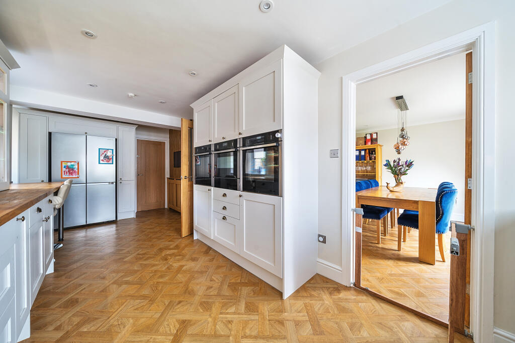 Kitchen / Breakfast Room