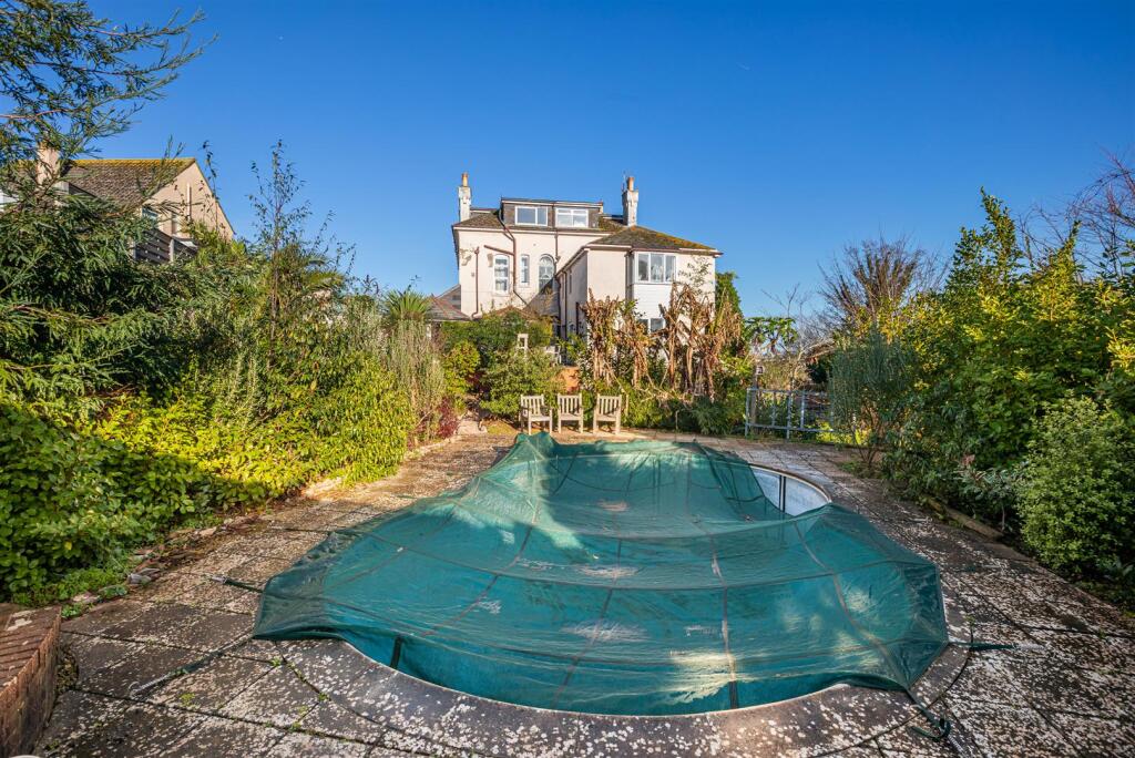 A32 - Beverly Court, Brixham - 230119.jpg