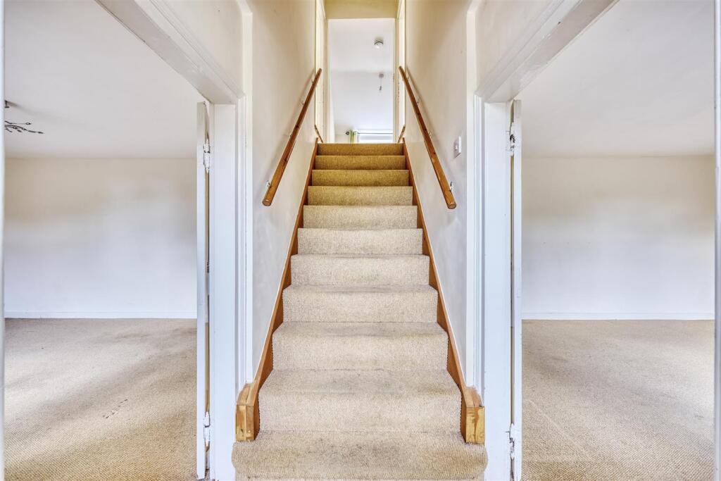 13-123 Main St Aldwincle-13.jpg