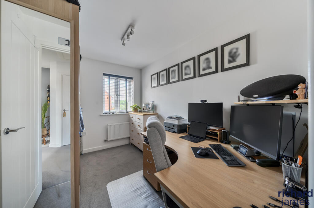 a4371b3f78f74f808d278af7f76ac543