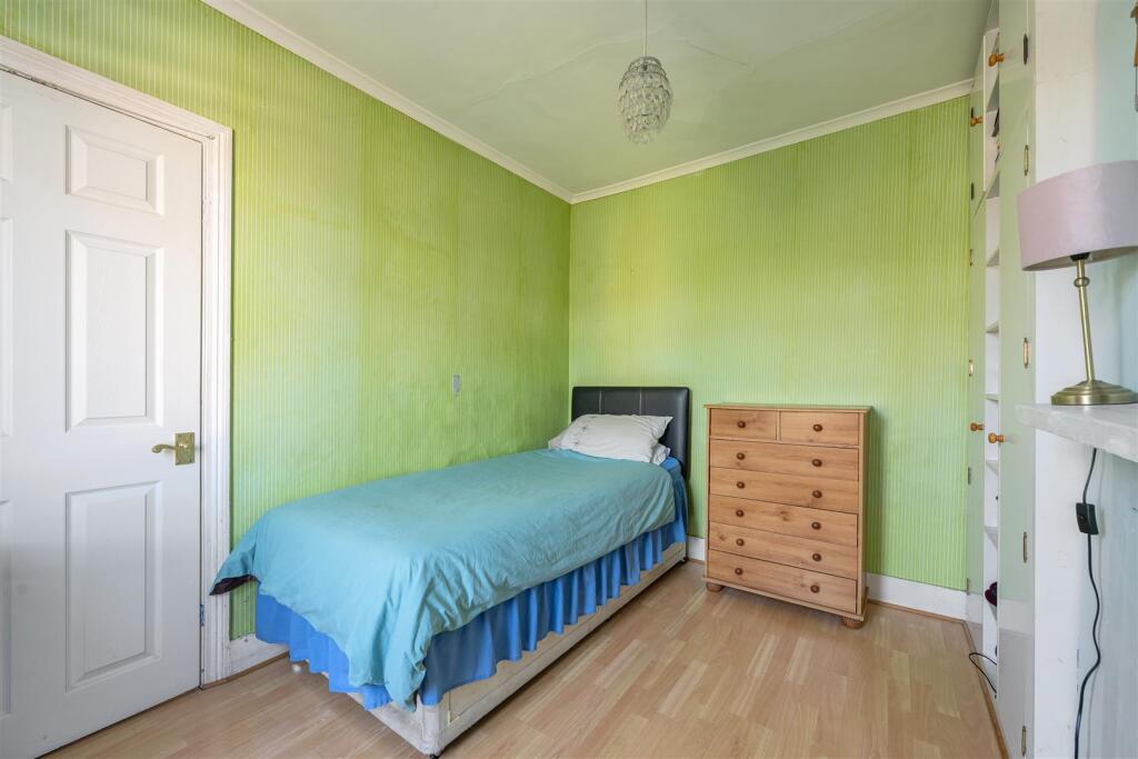 Hervey Park Road, E17