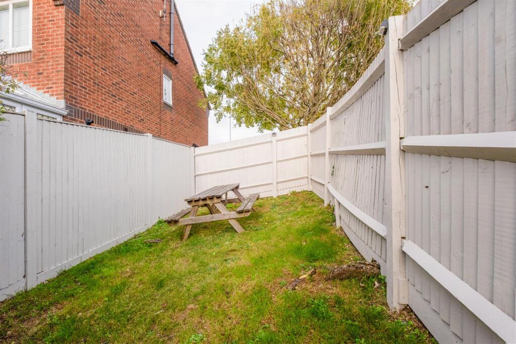 9 Blackthorn Close_22.jpg