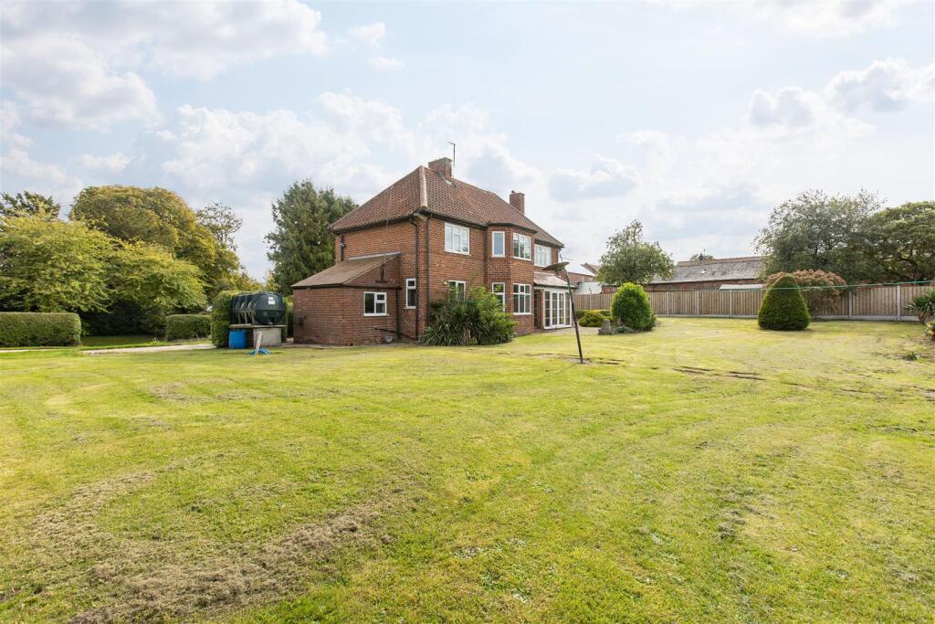 Hemsworth Lodge External-5.jpg