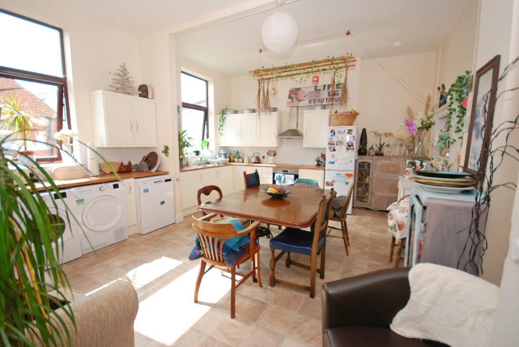 Kitchen/Dining Ro...