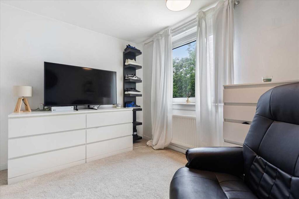 Bedroom Two (2)