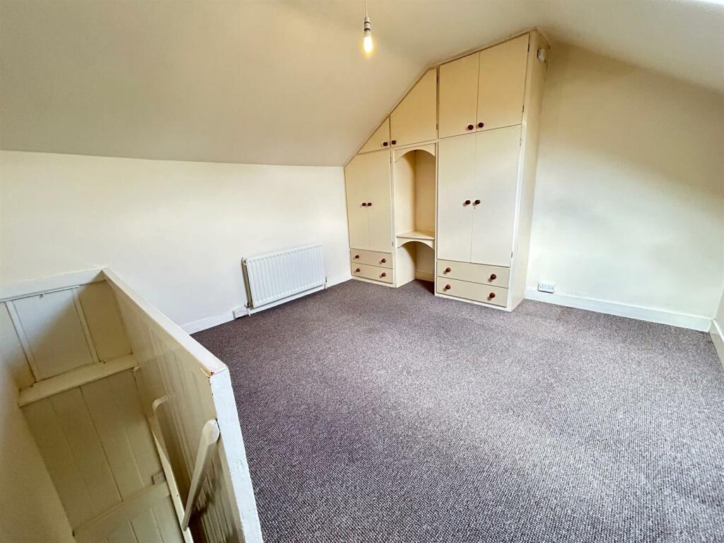 top bedroom 2.jpg