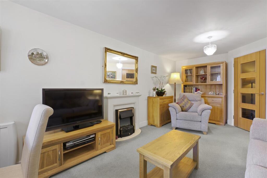 03-e843ad73-fe1e-4a21-b37d-4fad2a3e6628CB-MCS-Flat