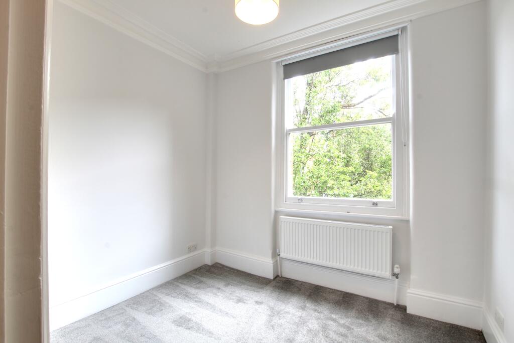 6 BED 2.jpg