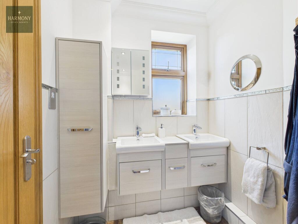 Ensuite