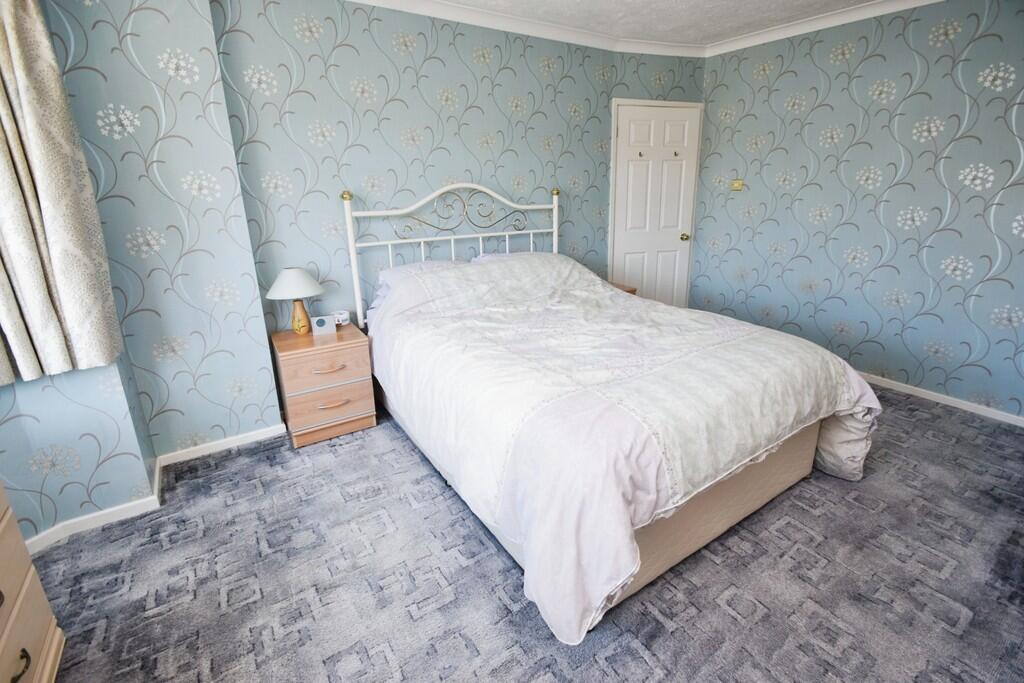 4ee6f16e-Bedroom ...