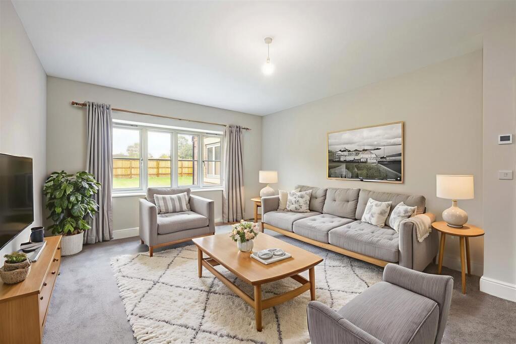 1SunnyfieldClose-105.jpg