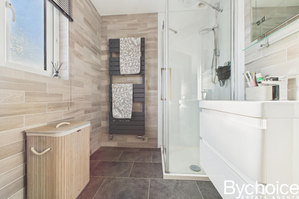 CAM05454G0-PR0096-STILL029