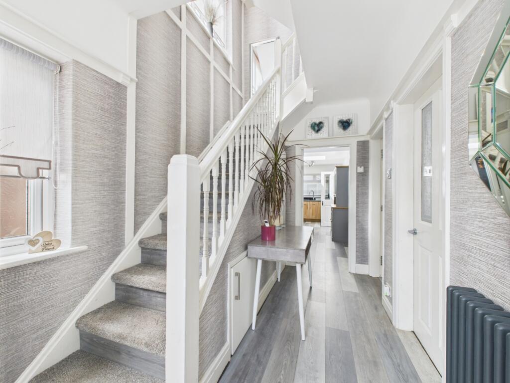 CAM02386G0-PR0139-STILL008