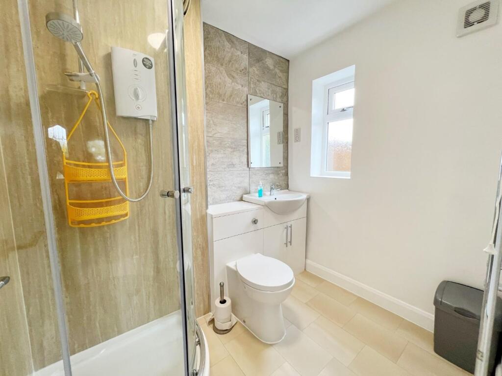 Shower Room.jpg