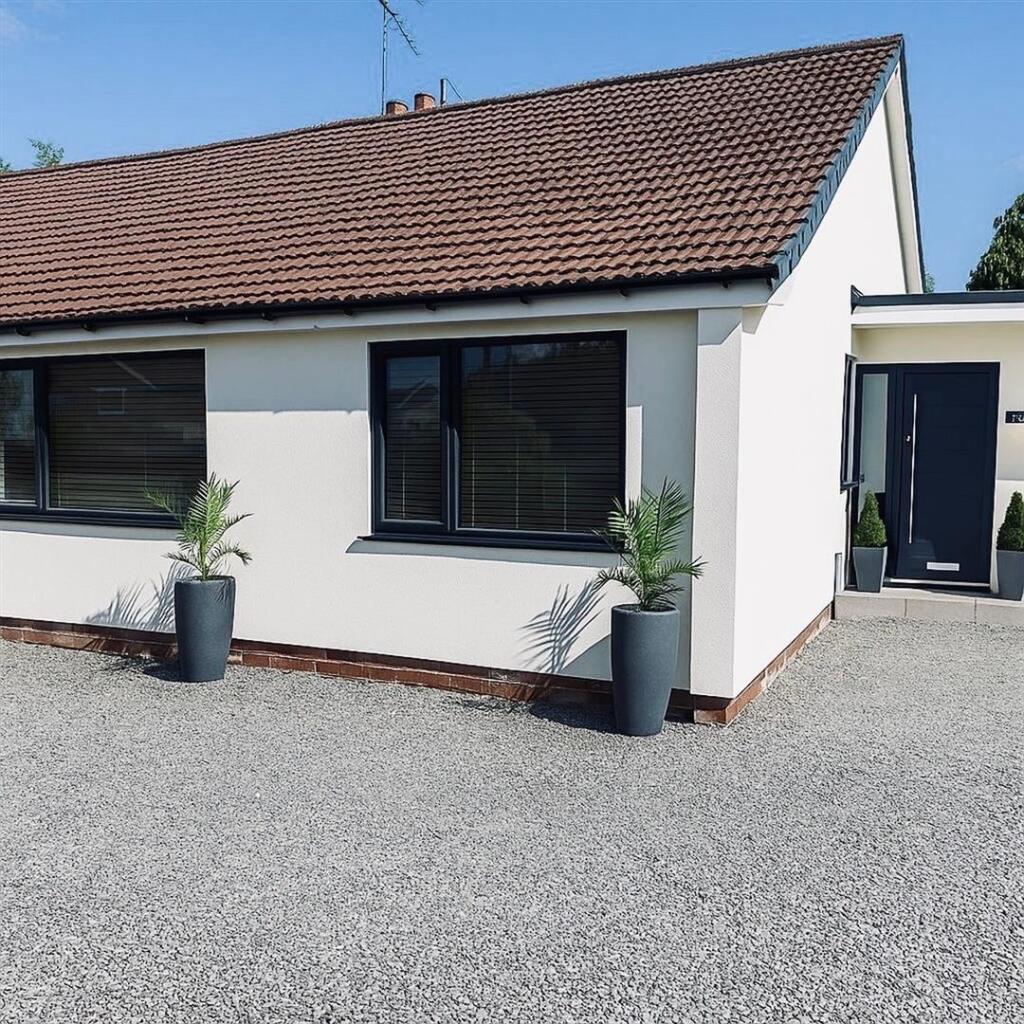 16 Queensbury front.jpg